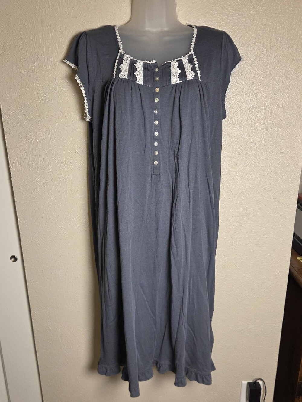 Eileen West Lace Trim Nightgown Sleeping Shirt Gray Ruffle Hem Cotton Medium
